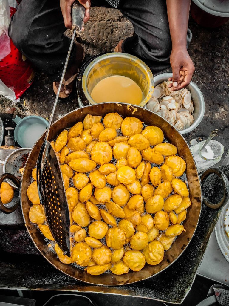 Popular Khau Gallis In Mumbai That Every Foodie Must Try Out