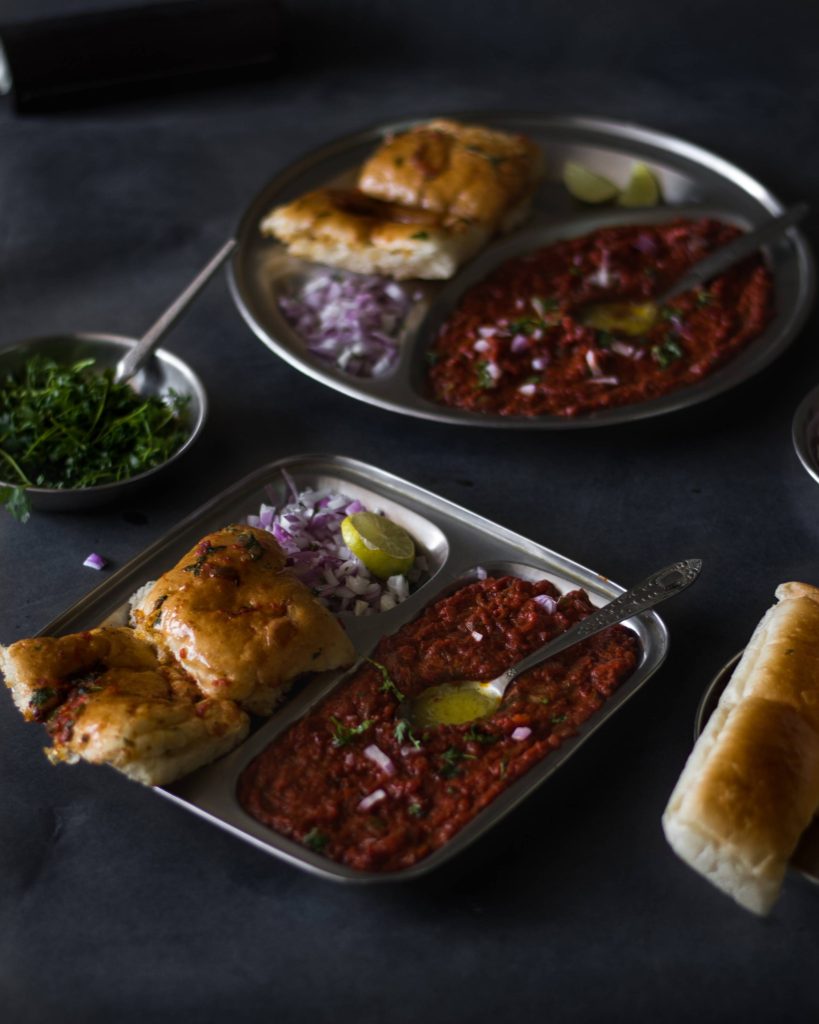 Popular Khau Gallis In Mumbai That Every Foodie Must Try Out