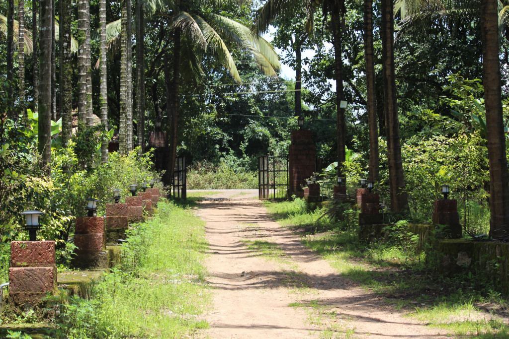 best beachside hotels and resorts in Karwar