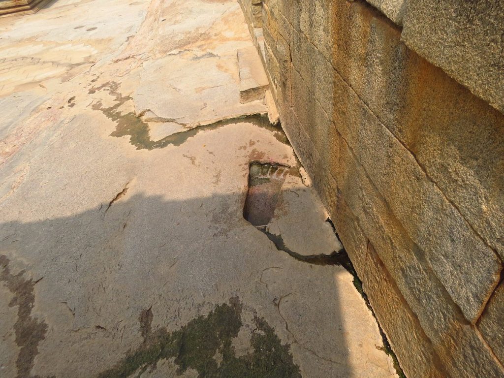 Visiting The Mysterious Veerabhadra Temple In Lepakshi 2 photo credits: tripadvisor