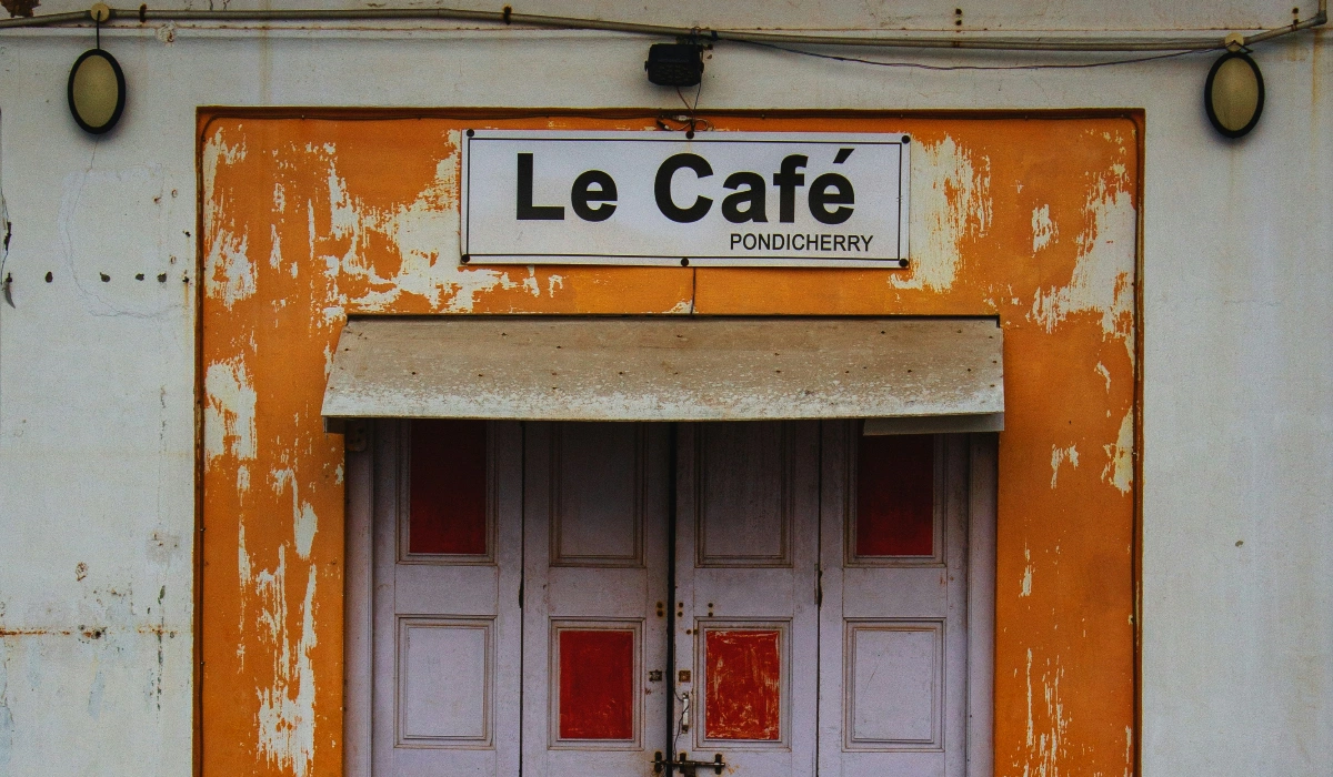 Top 7 Best Cafes In Pondicherry For Food, Coffee & Chill Vibes