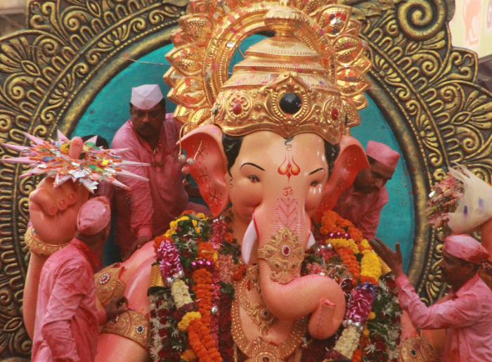 Lalbaugcha Raja close-up