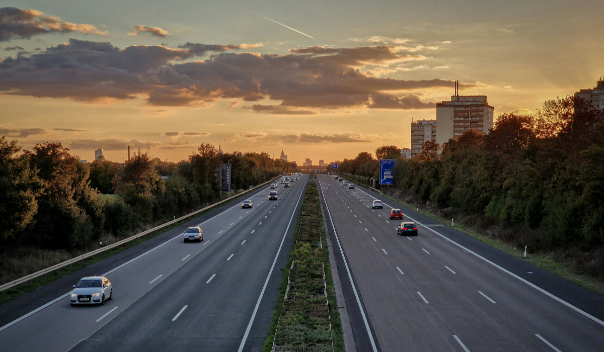 Thane To Navi Mumbai In 30 Minutes_ Maharashtra Cabinet Approves Elevated Road - feature image