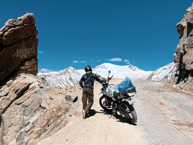 How To Reach Sissu From Manali By Bike