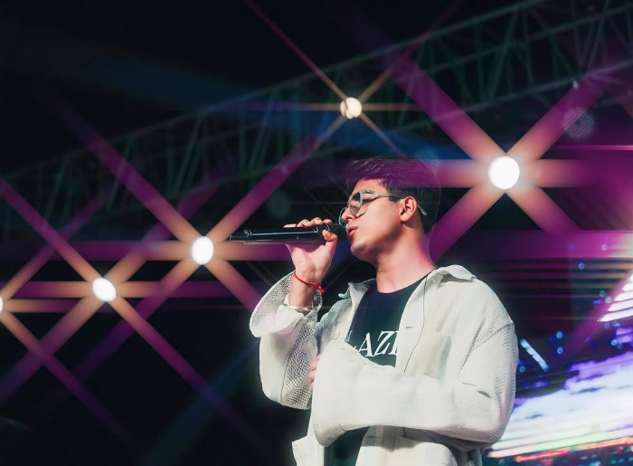 Aditya Rikhari Performing In Mumbai