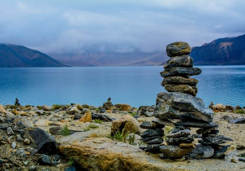 aaron-thomas-0aNUp-RV-Pk-unsplash-Leh